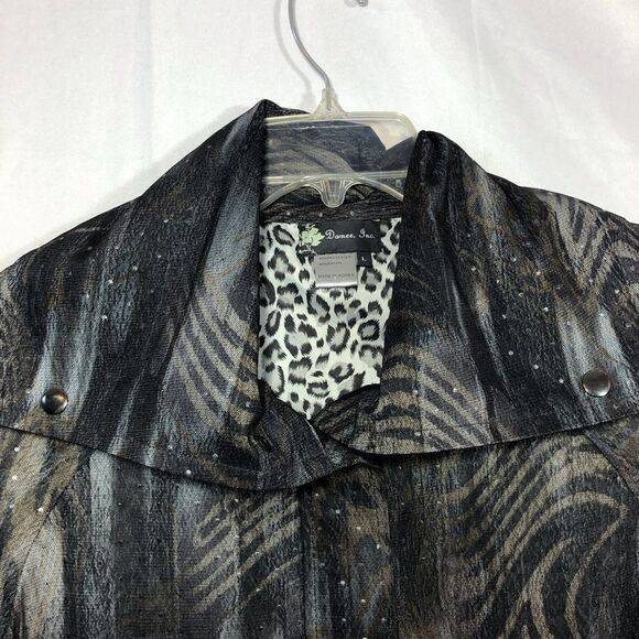 Damee, Inc. Cropped Jacket with Animal Print Lining - Picture 8 of 16